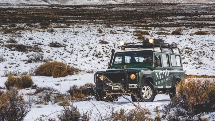 Travesía en camioneta 4x4 por los acantilados de Punta Bonita con vistas al Lago Argentino