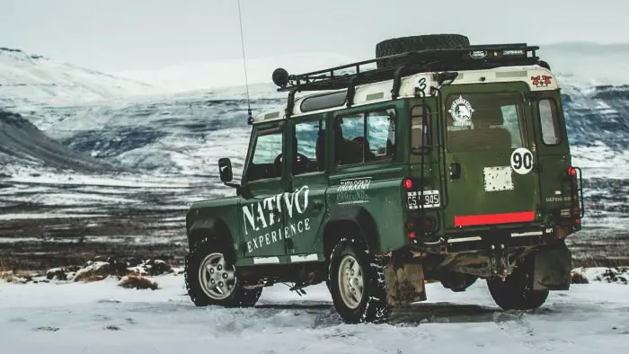 Travesía en camioneta 4x4 por los acantilados de Punta Bonita con vistas al Lago Argentino
