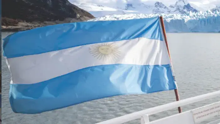 Paisaje del Lago Argentino frente al glaciar