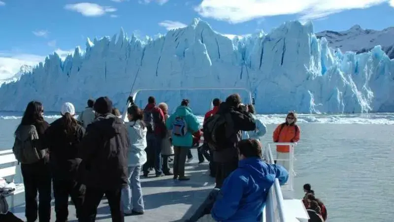Paseo en barco durante el Safari Náutico