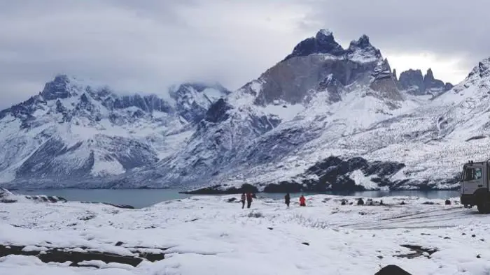 Los mejores miradores del Parque Nacional. Vista panorámica de los Cuernos del Paine en la excursión full day 4x4