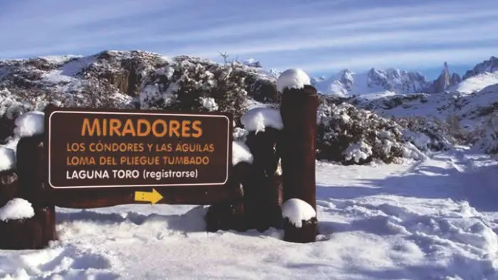 Mirador con vistas al Cerro Torre y Fitz Roy en el camino a Chaltén.