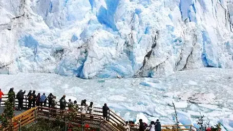 Perito Moreno Glacier boat tour in Patagonia