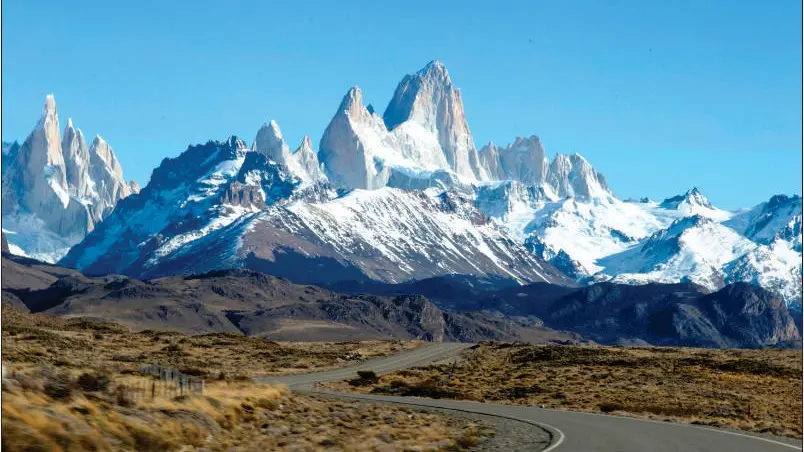 Vista panorámica del Monte Fitz Roy desde el trekking a Laguna de los Tres