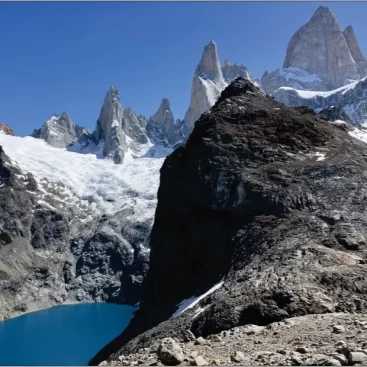 Vista de la Laguna de los Tres a los pies del Monte Fitz Roy, El Chaltén